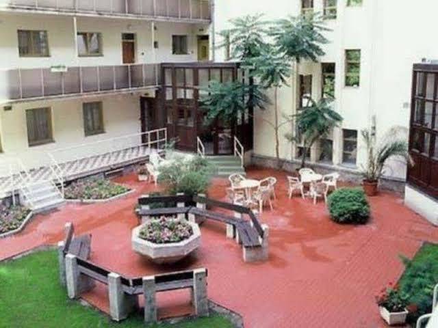 Radio inn budapest