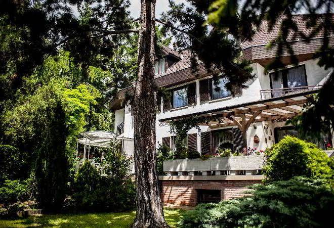 Beatrix pension and hotel