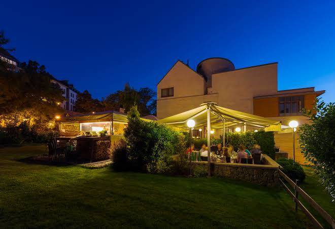 Hotel castle garden