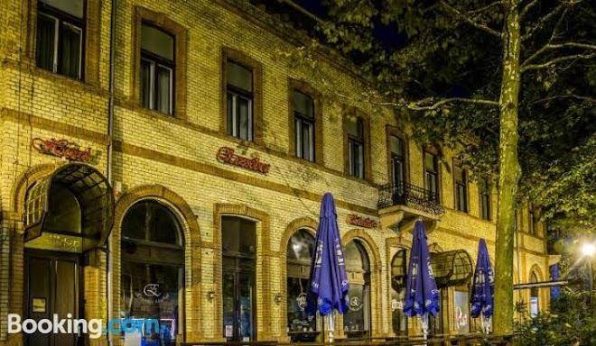 Erzsebet hotel es kavehaz