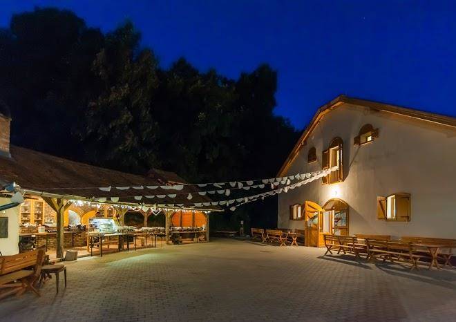 Hangistallo Koncert Terem Es Rendezvenykozpont Image