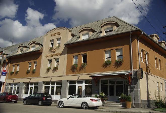 Hunting horn hotel