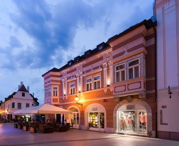 Barokk hotel promenad gyor