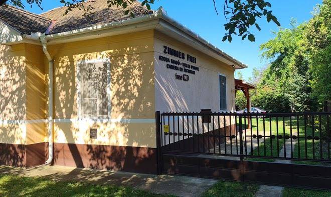 Oreg Bence Vendeghaz Image