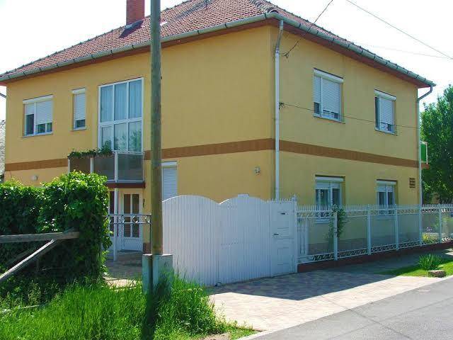 Zsuzsa Vendeghaz Image