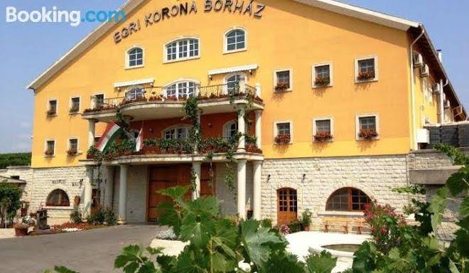 Egri korona borhaz es wellness hotel