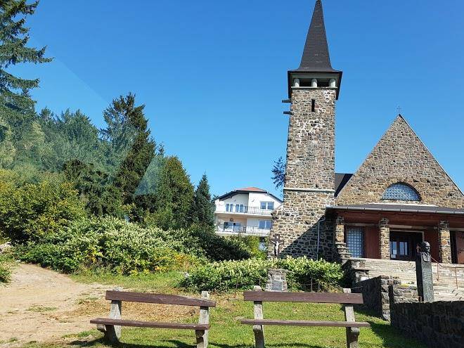 Felhok felett vendeghaz