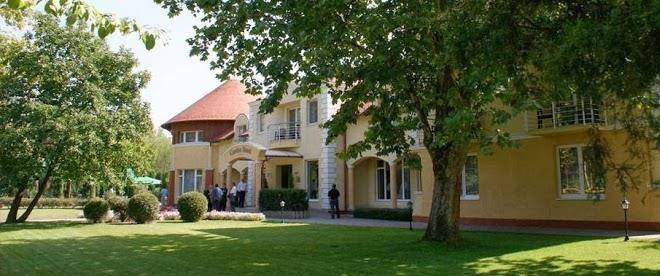 Garden Hotel Wellness es Konferencia