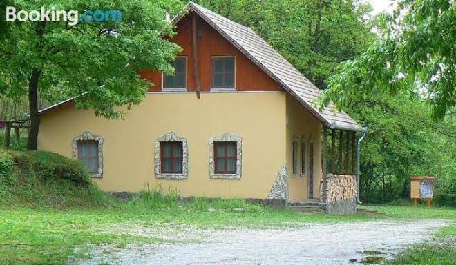 Varvolgy Szallashely Image