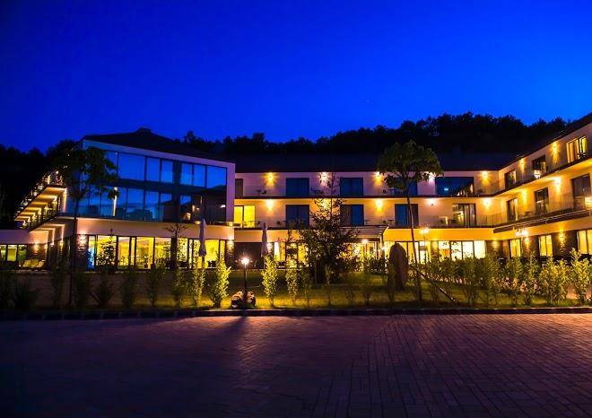 Castellum Hotel Holloko Image