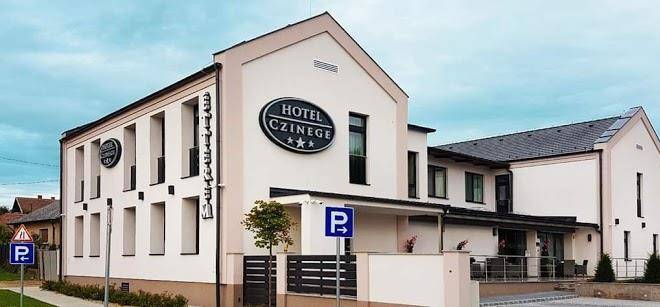 Hotel Czinege & Etterem Image