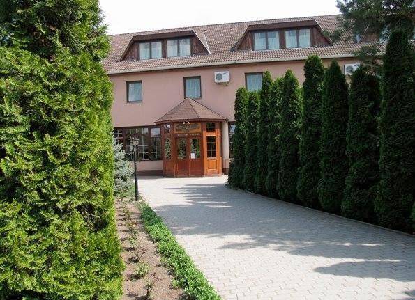 Kincsem Lovaspark Rendezvenyhelyszin Edzotabor Eskuvo Rendezveny Image