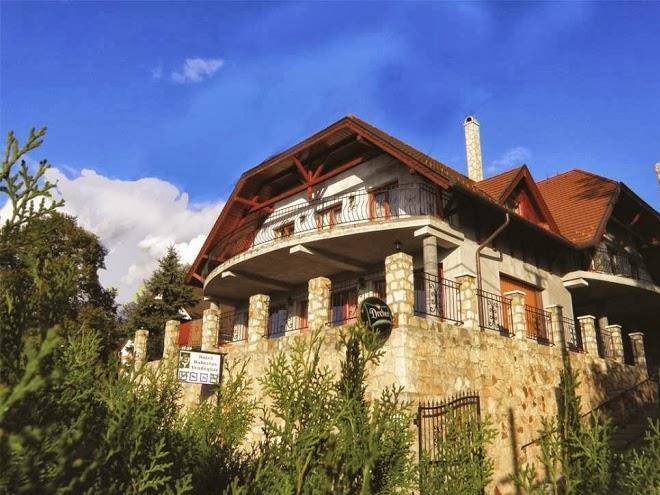 Hotel hubertus zebegeny