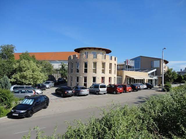 Ce plaza hotel