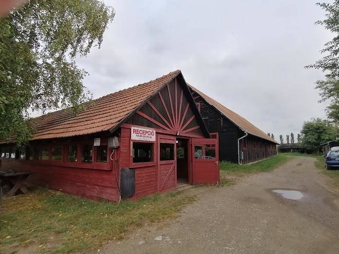 Sostoi lovaskemping es turistahaz