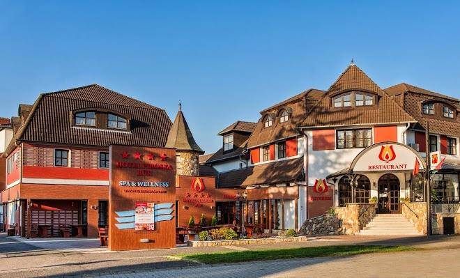 Hotel piroska buk