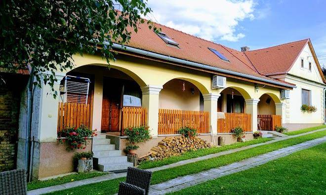 Nadkunyho Vendeghaz Image