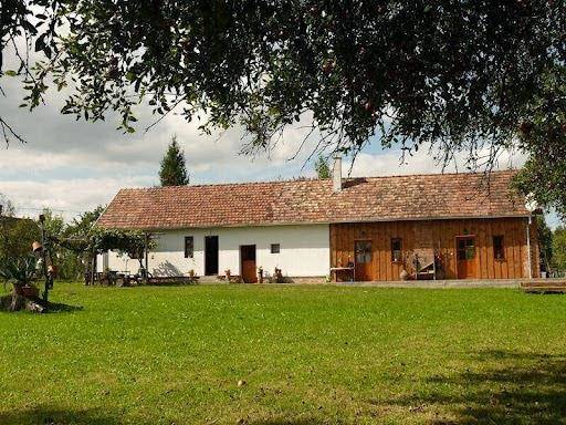 Cseri porta