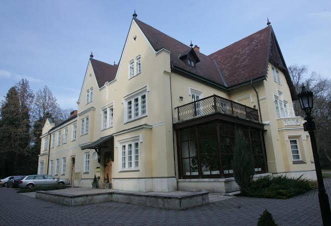Festetich kastelyszallo es zsuzsanna hotel
