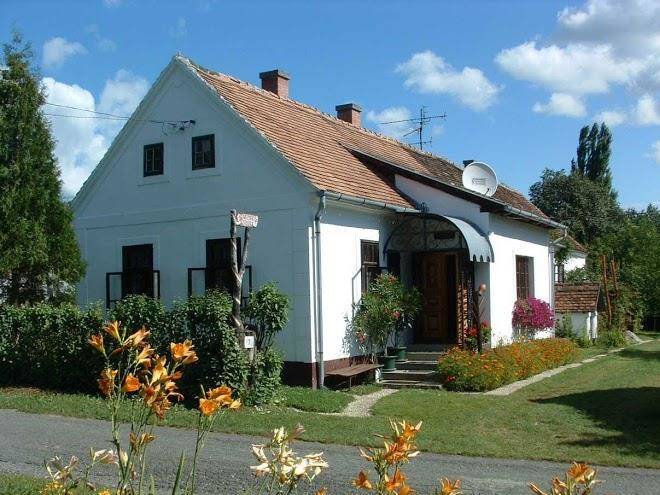 Cserepmadar szallas