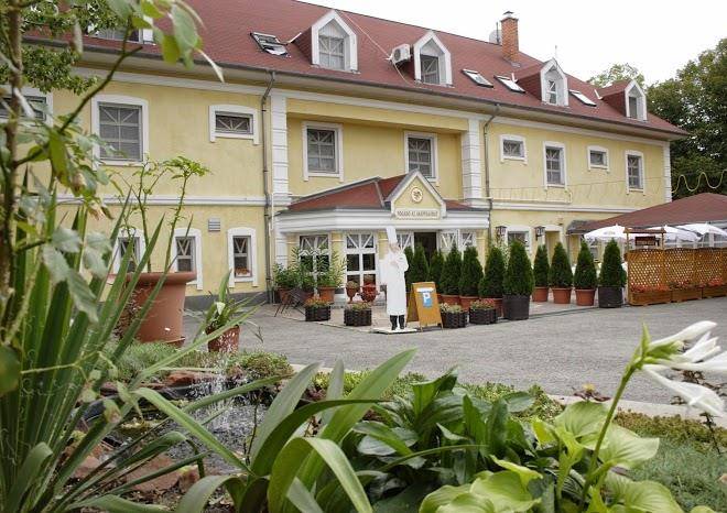 Golden eagle hotel