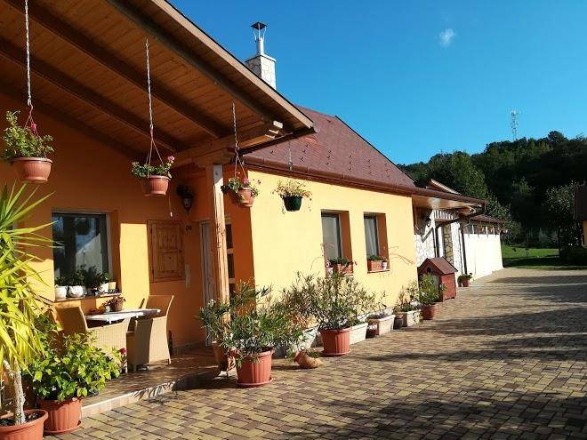 Csillaghegyi Vendeghaz Image