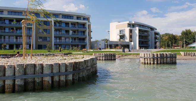 Carina Residence Image