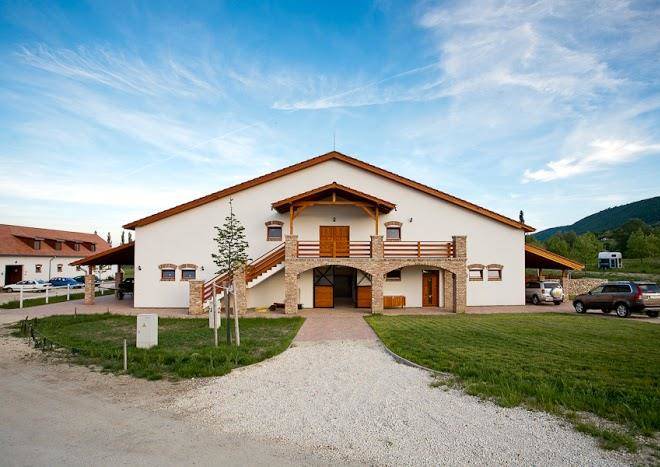 Equital lovasudvar es wellness panzio