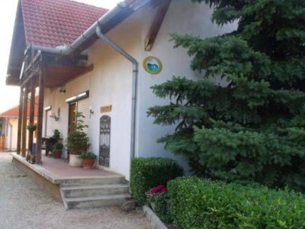 Mandulavirag vendeghaz