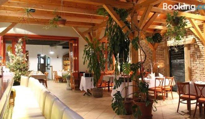 Istvan parkhotel and restaurant
