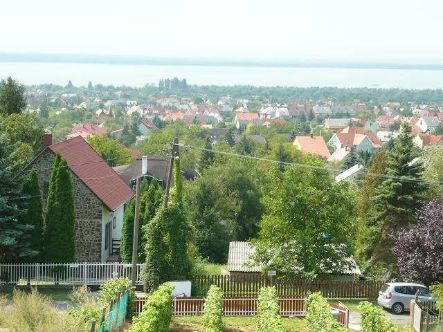 Judit vendeghaz a balatonnal
