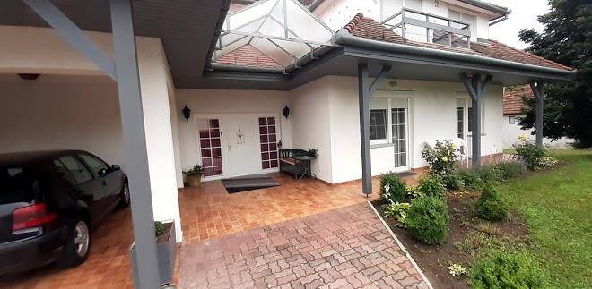 Coraline Vendeghaz Image