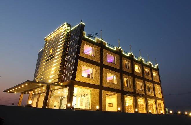 Hotel sand stone