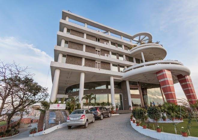 The solitaire hotels