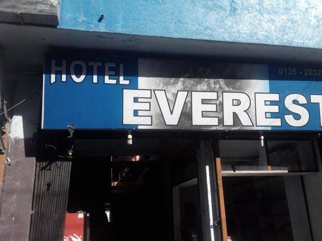 Hotel everest