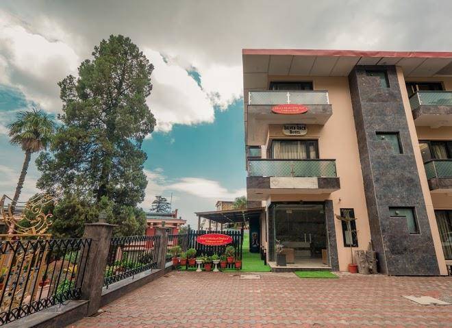 Silver arch hotel