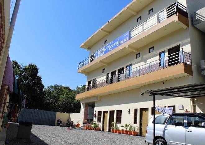 Hotel neeraj palace