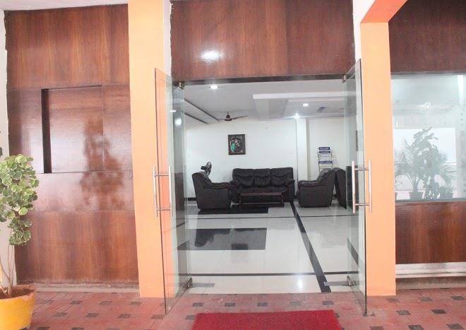 A r grand hotel