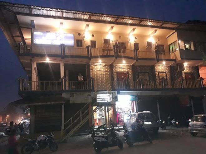 J b 's restaurant and lodging