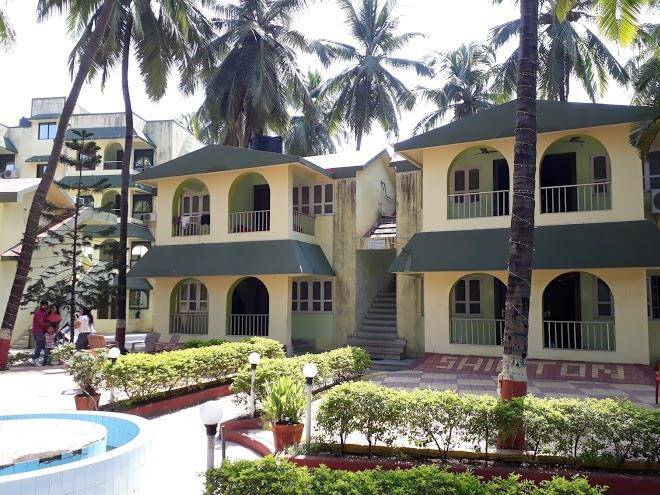 Hotel shilton sohil bar