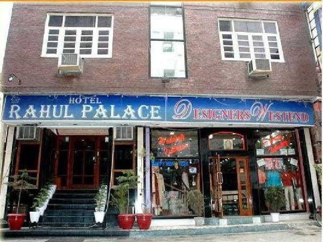 Hotel rahul palace