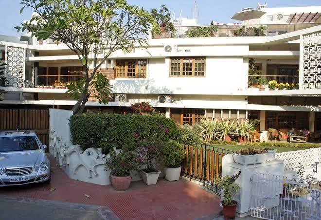 Ahuja residency golf links