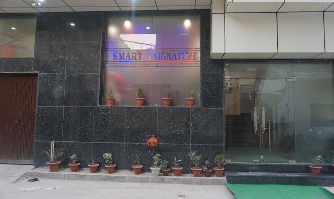 Hotel smart signature
