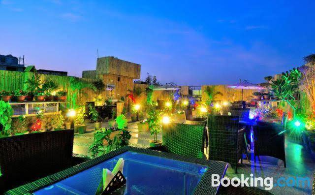 Aman Continental Image