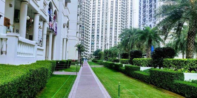 Dlf capital greens karampura