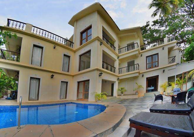 Bay luxe anjuna beach hotel