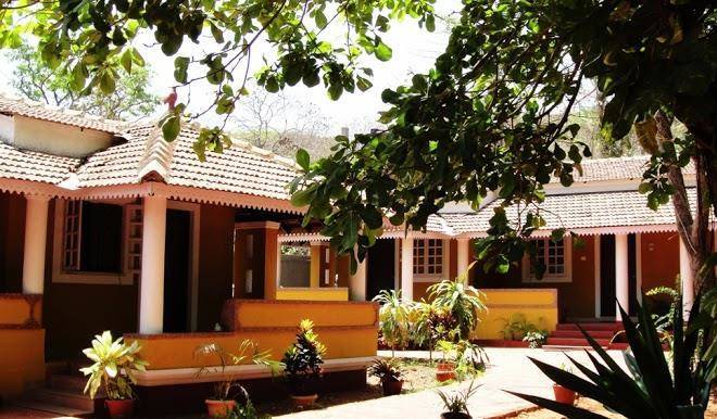 Granpa's inn hotel bougainvillea