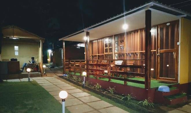 Sea front beach huts patnem