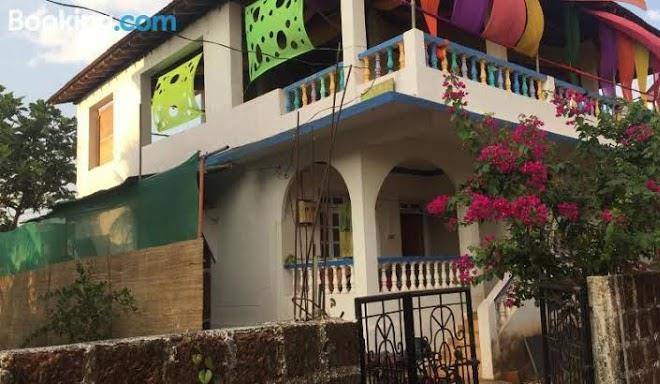 Life backpackers goa