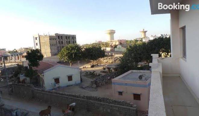 Hotel tirthraj